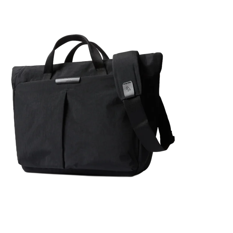 Bellroy Tokyo Messenger Bag 15" — 15" · Leather · Padded laptop compartment · Weatherproof